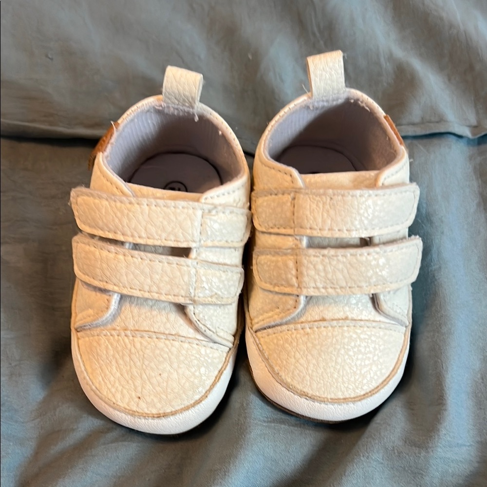 Kids White Velcro Strap Shoes, like new